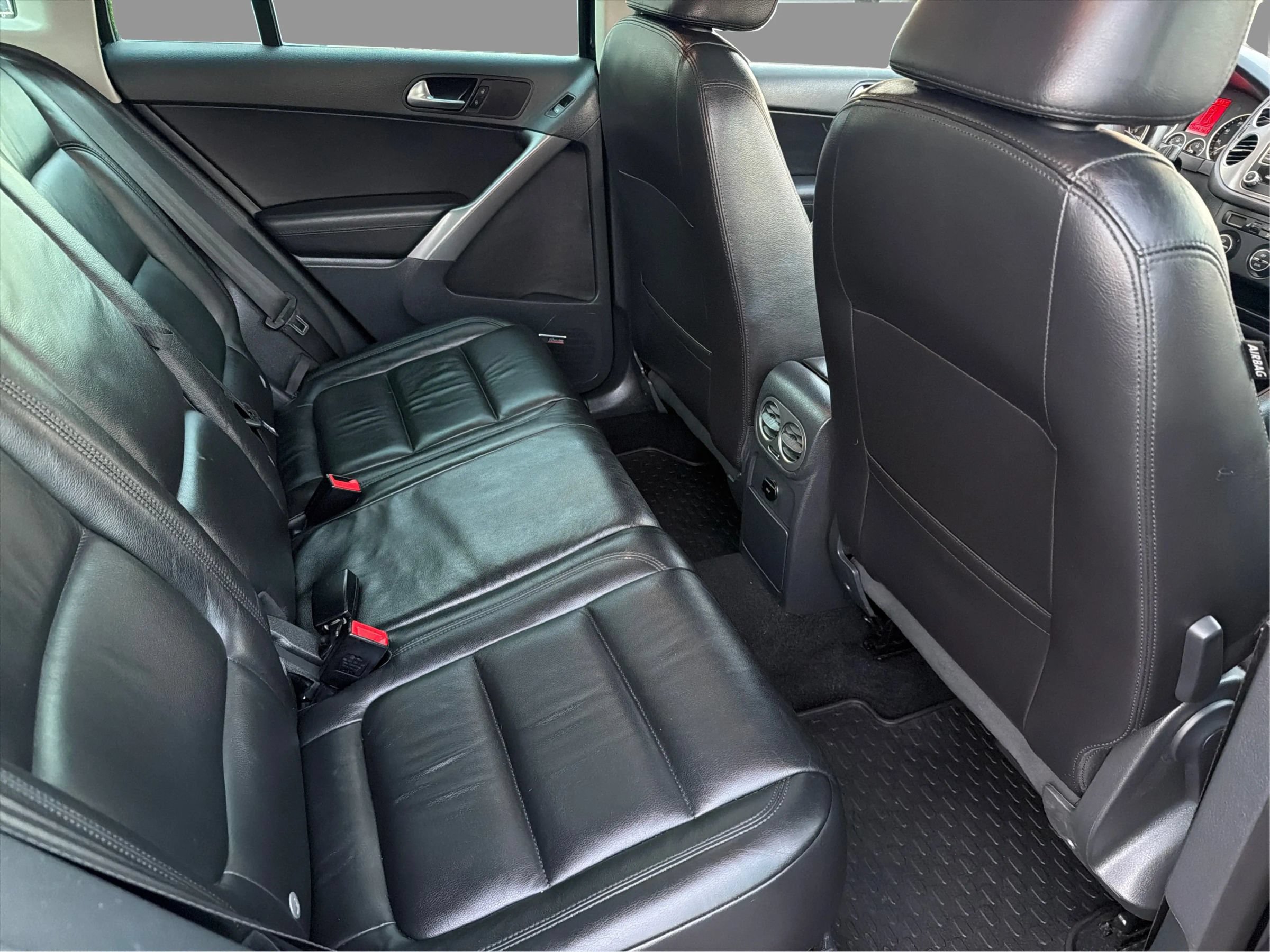 Used 2009 Volkswagen Tiguan SE AWD/4WD image 27