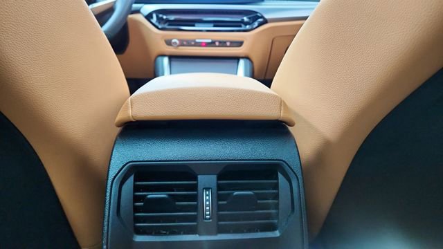 Used 2025 BMW M440i Coupe image 34