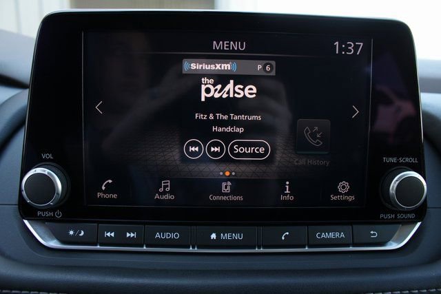 Used 2023 Nissan Rogue S image 22