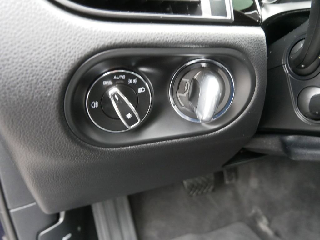 Used 2021 Porsche Macan image 16