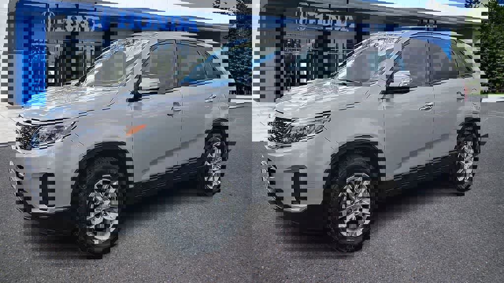 Used 2014 Kia Sorento LX image 4