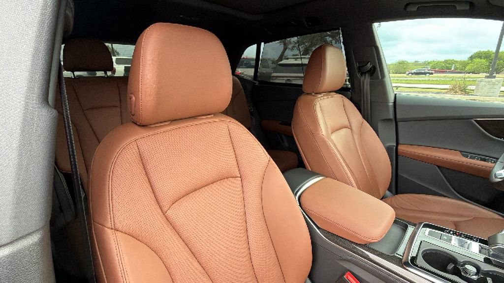 Used 2023 Audi Q8 Premium Plus image 41