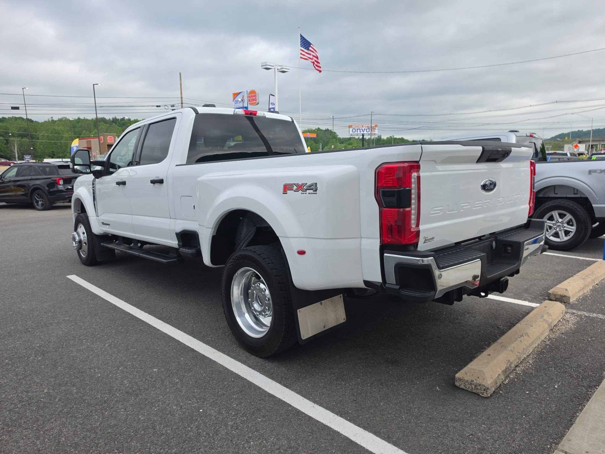 Used 2024 Ford F450 XLT w/ 360-Degree Camera Package AWD/4WD image 6