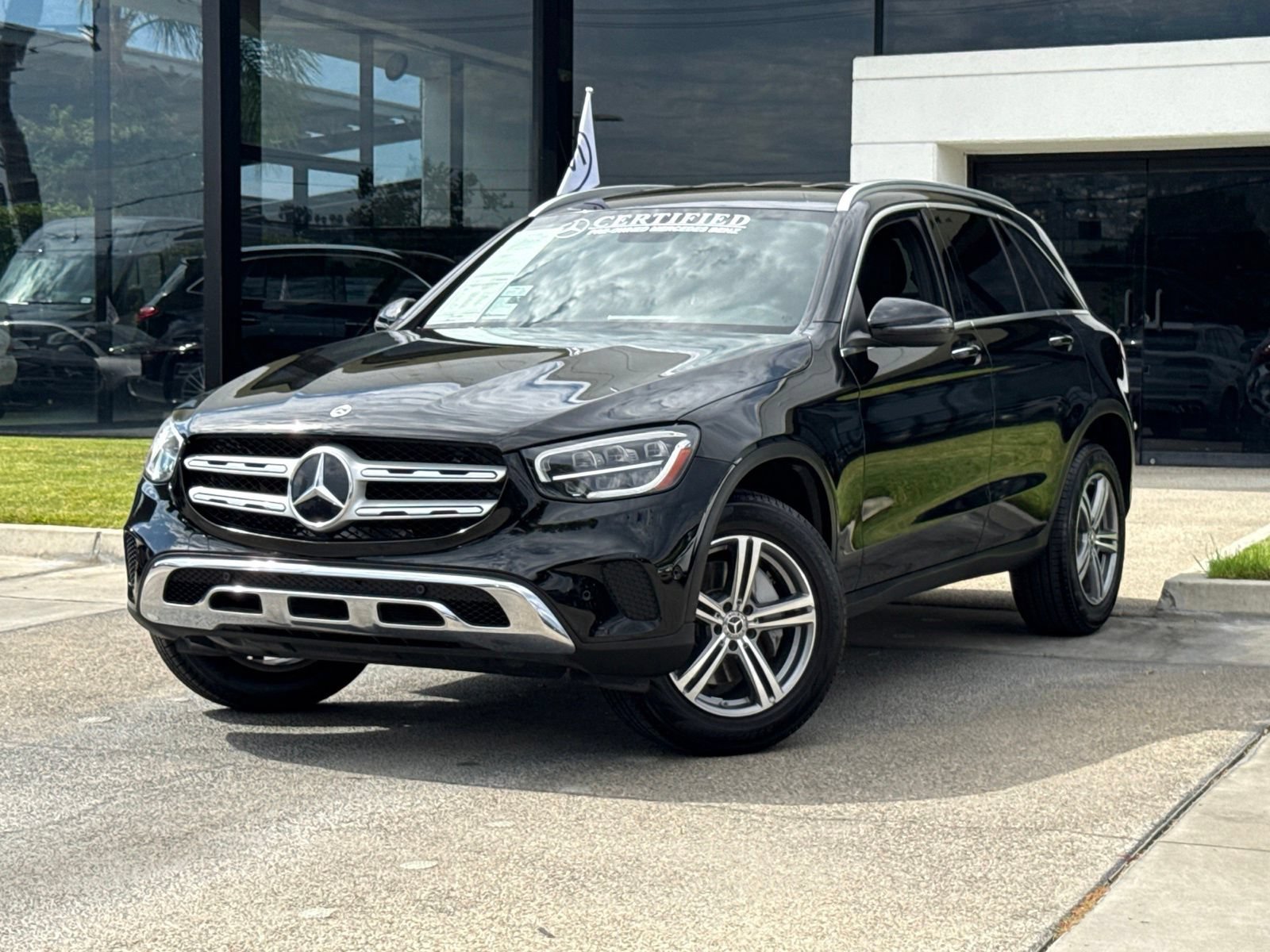 Used 2022 Mercedes-Benz GLC 300 w/ Multimedia Package Lite image 2