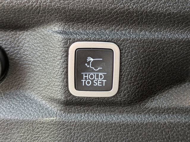 Used 2023 Jeep Grand Cherokee L Limited image 13