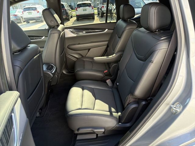 Used 2025 Cadillac XT6 Premium Luxury AWD/4WD image 25