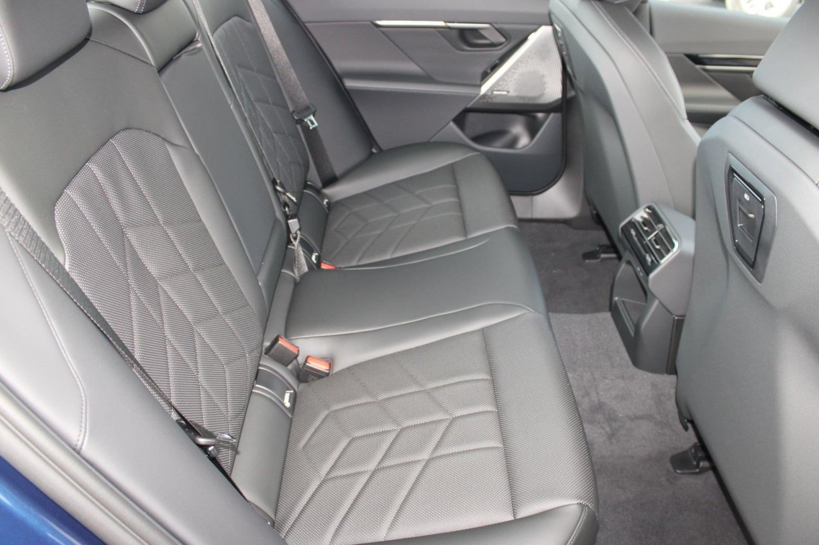 Used 2026 BMW 530i w/ M Sport Package RWD image 30