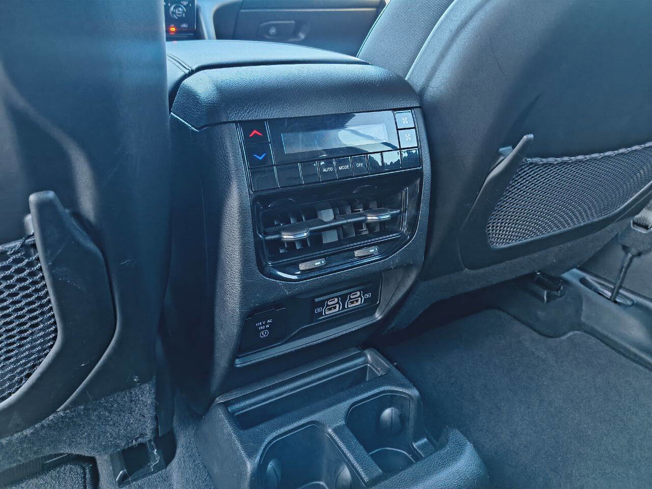 Used 2024 Jeep Grand Cherokee L Altitude image 26