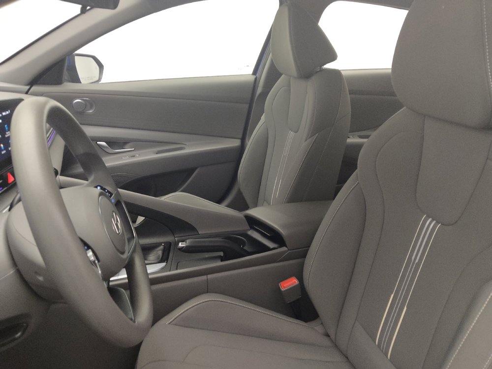 Used 2024 Hyundai Elantra SEL image 17