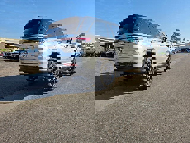 New 2025 Jeep Grand Cherokee Limited image 7