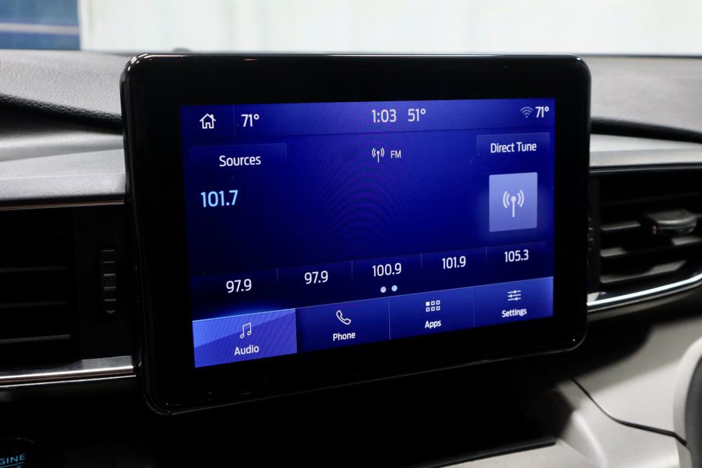 Used 2023 Ford Explorer XLT w/ Equipment Group 202A AWD/4WD image 3