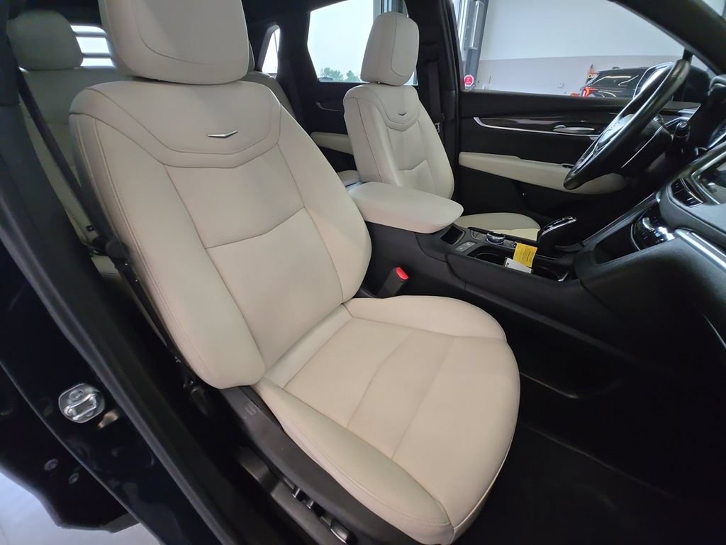 Certified 2025 Cadillac XT5 Sportv w/ Technology Package AWD/4WD image 29