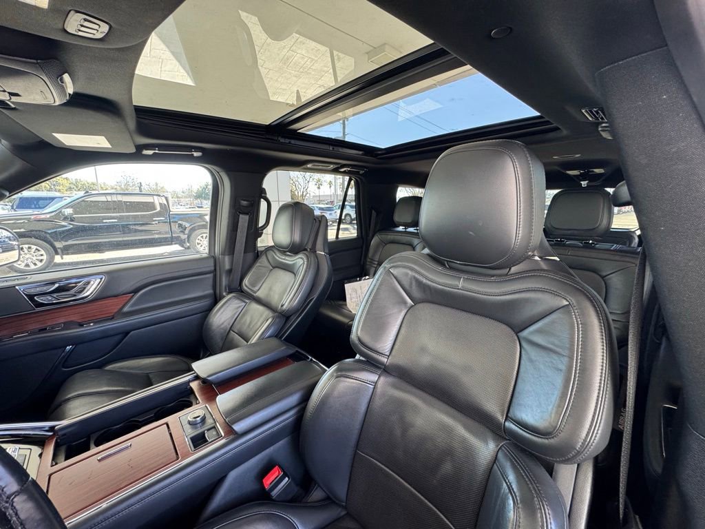 Used 2023 Lincoln Navigator L Reserve image 16