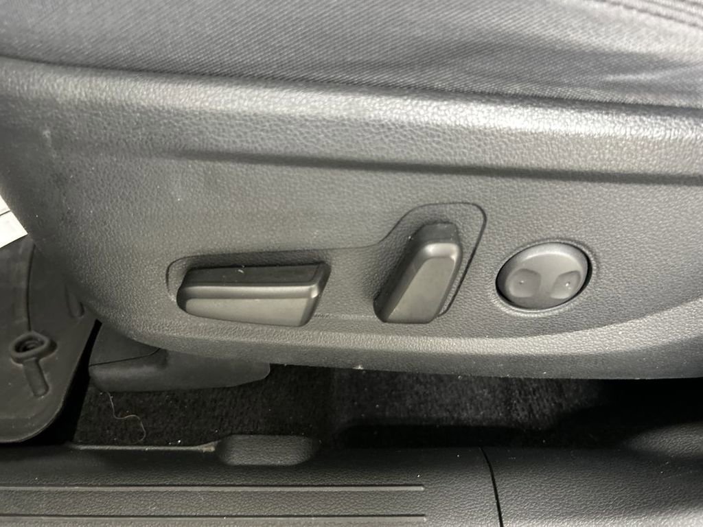 Used 2021 Hyundai Santa Fe SEL w/ Convenience Package AWD/4WD image 10