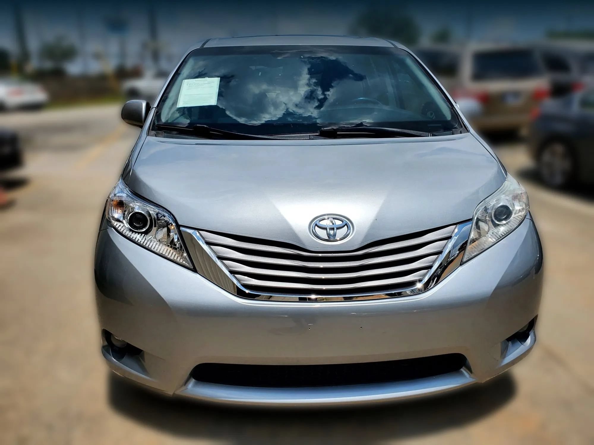 Used 2015 Toyota Sienna XLE FWD image 21