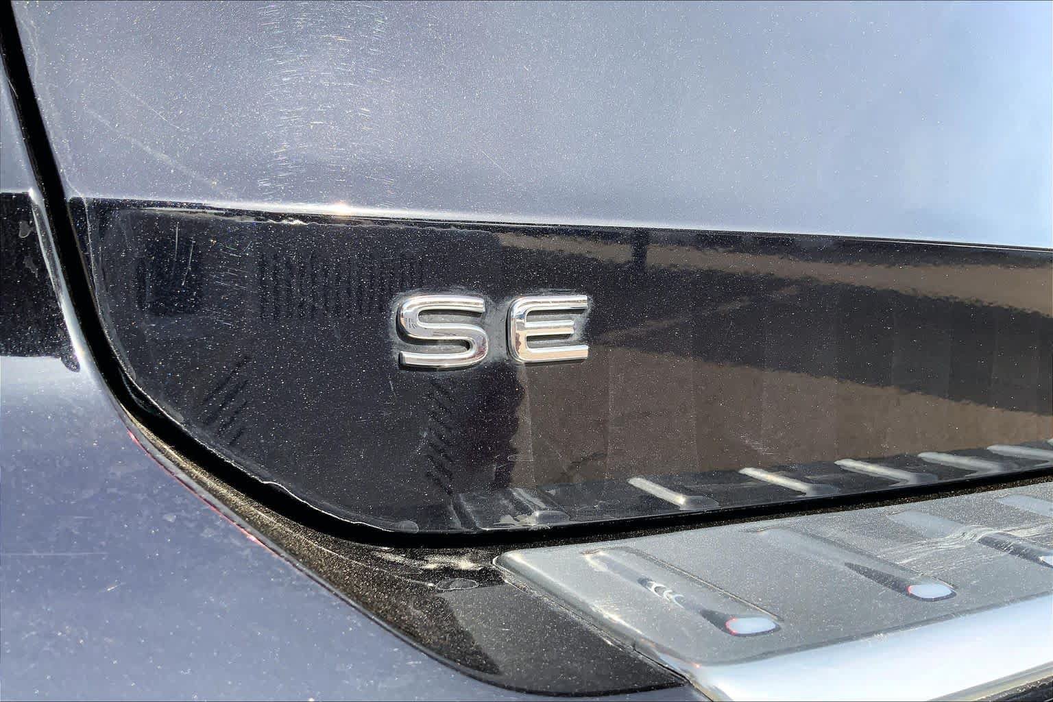 Used 2024 Volkswagen Taos SE w/ Panoramic Sunroof Package FWD image 10