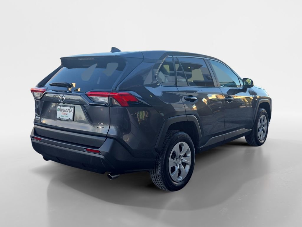 Used 2024 Toyota RAV4 LE image 5