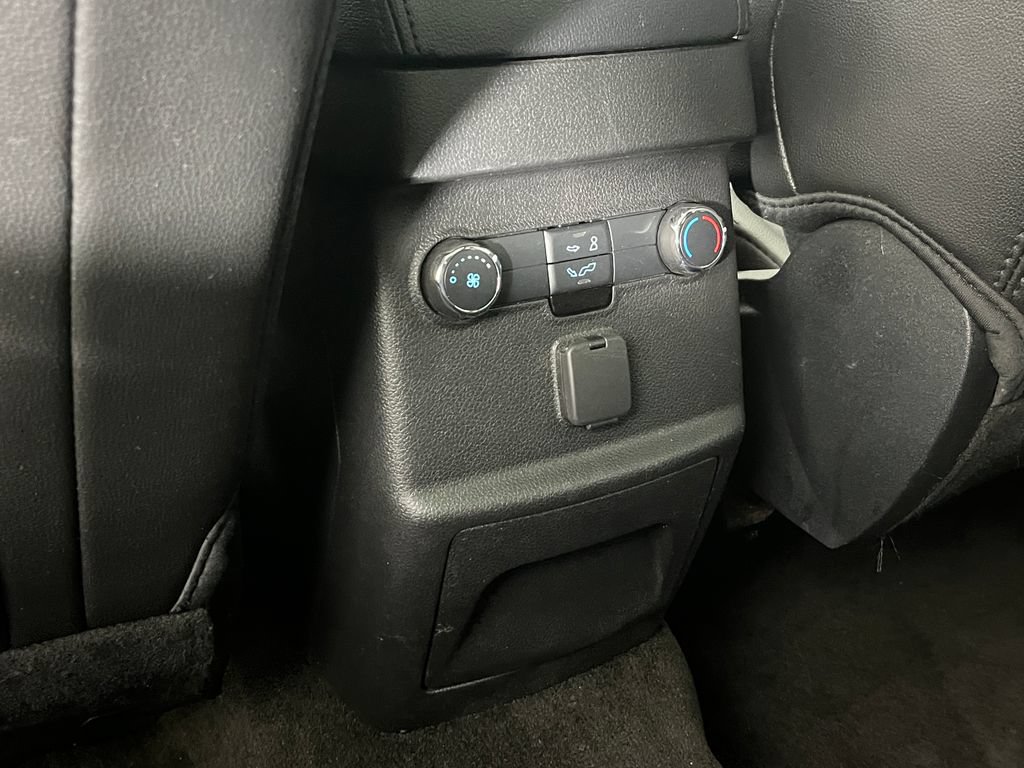 Used 2018 Ford Explorer XLT w/ Equipment Group 202A AWD/4WD image 29