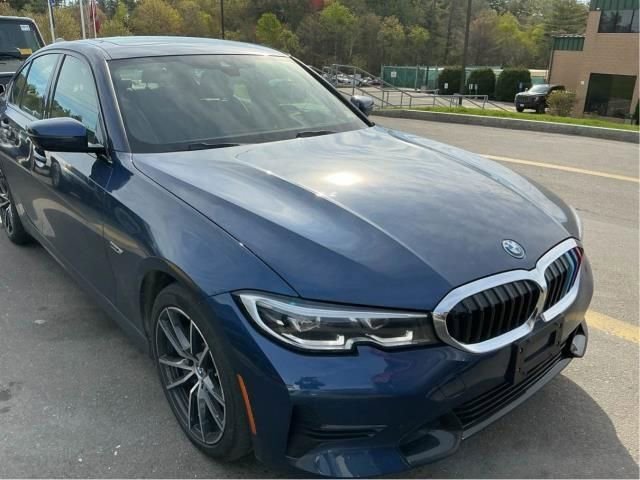 Used 2022 BMW 330e xDrive w/ Premium Package AWD/4WD image 3
