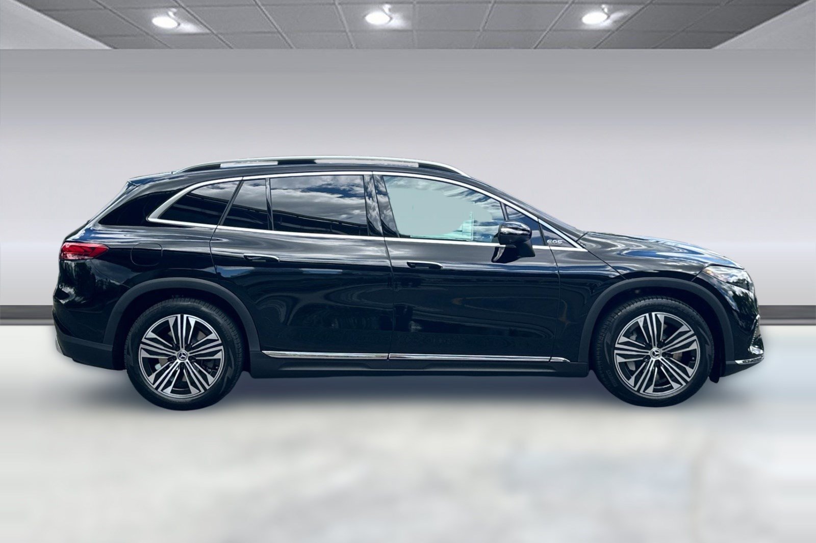 New 2026 Mercedes-Benz EQS 400 4MATIC SUV image 7