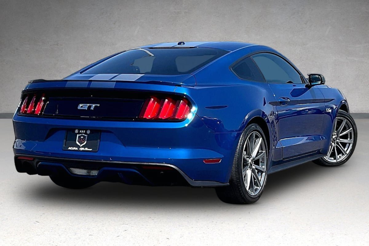 Used 2017 Ford Mustang GT Premium w/ Equipment Group 401A RWD image 34