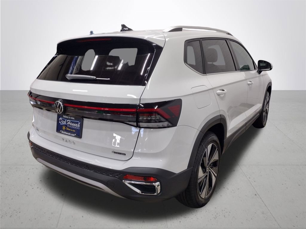 New 2025 Volkswagen Taos SE image 12