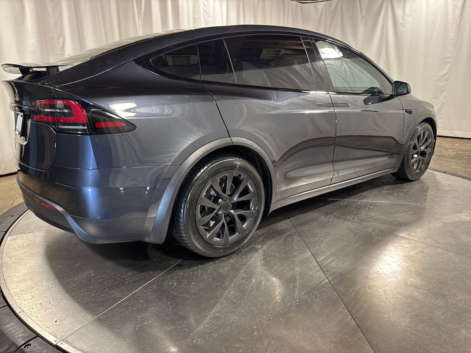 Used 2024 Tesla Model X image 8
