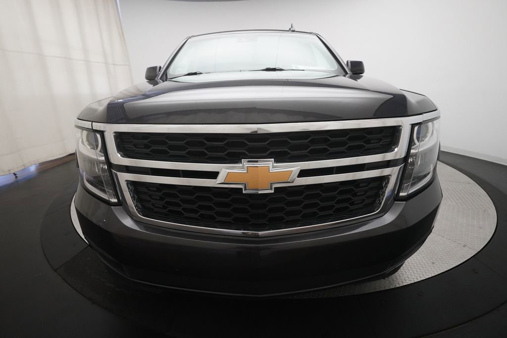 Used 2017 Chevrolet Suburban LT w/ Luxury Package AWD/4WD image 11