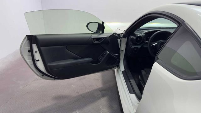 Used 2024 Toyota GR86 RWD image 10