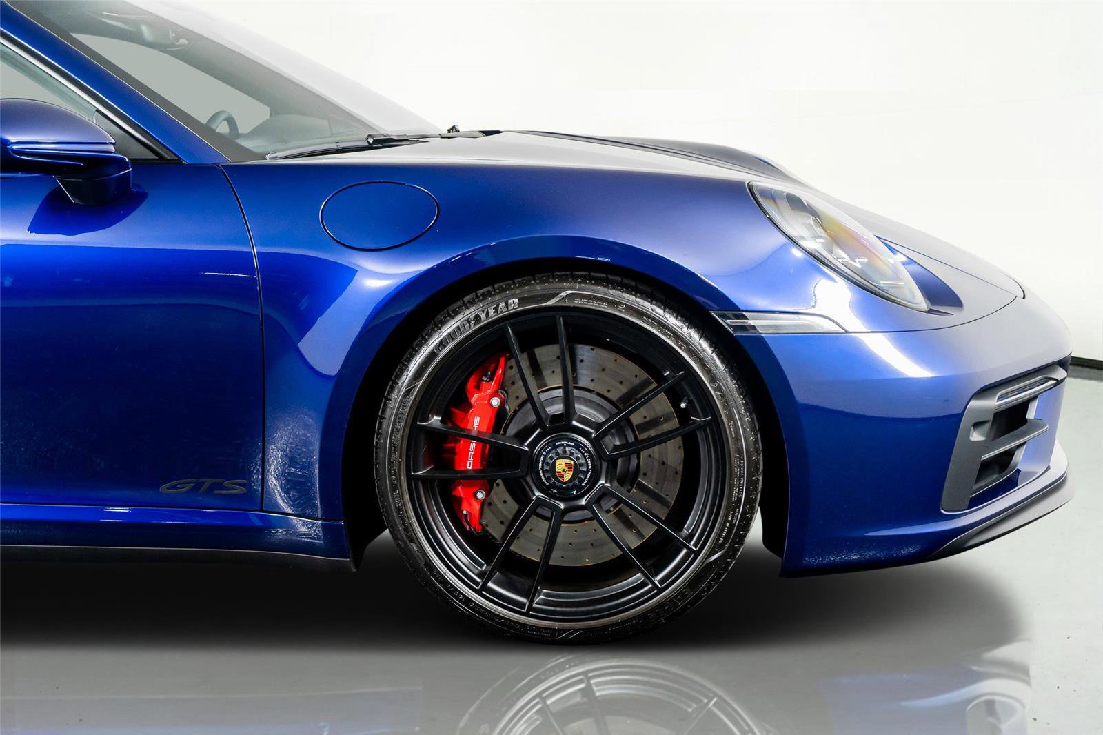 Used 2024 Porsche 911 Carrera GTS w/ Premium Package RWD image 6