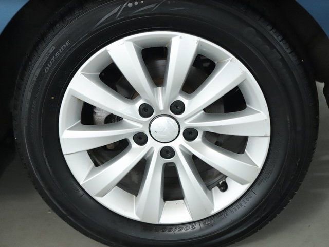Used 2018 Volkswagen Beetle 2.0T S FWD image 37