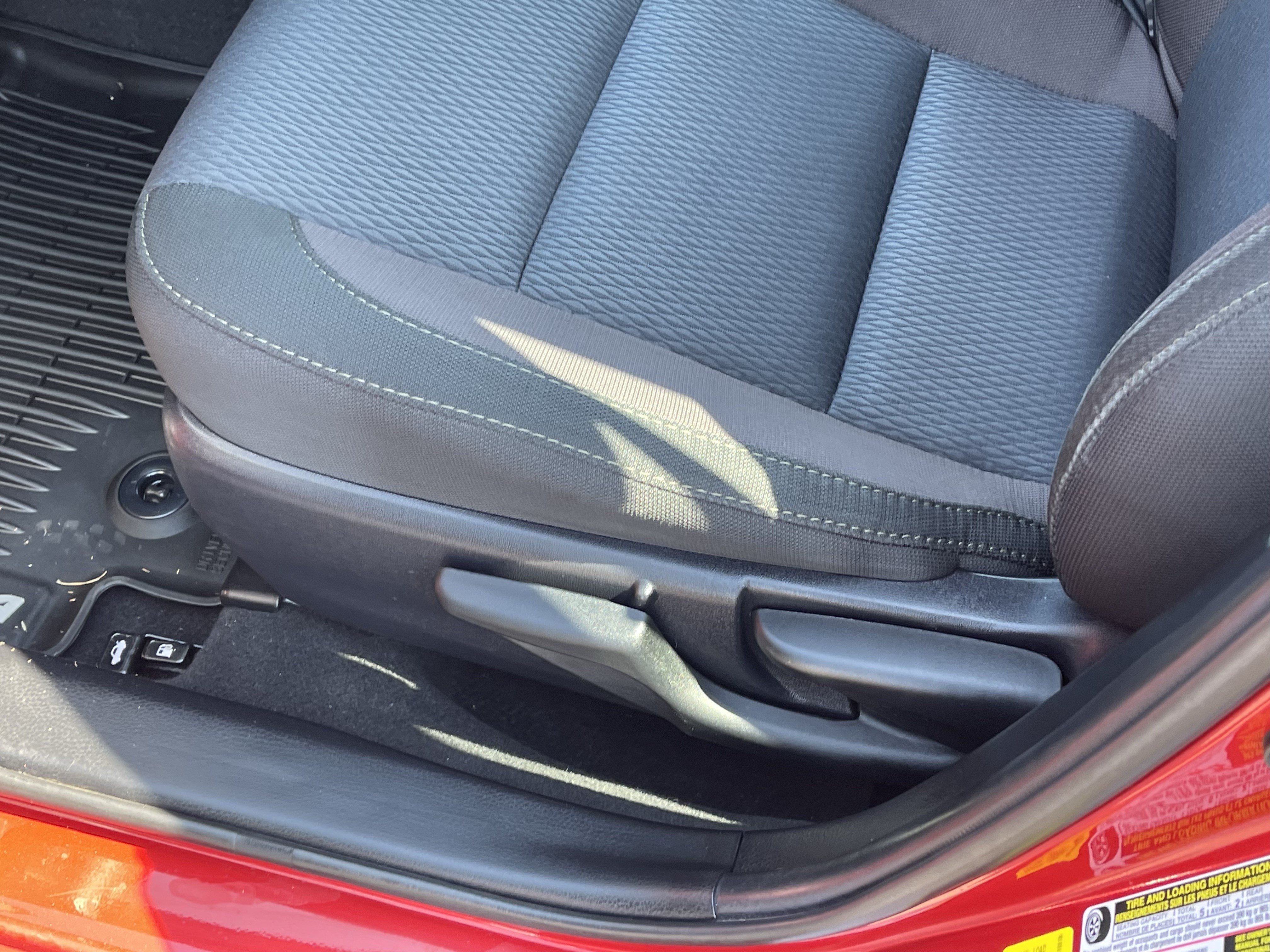Used 2019 Toyota Corolla LE FWD image 18