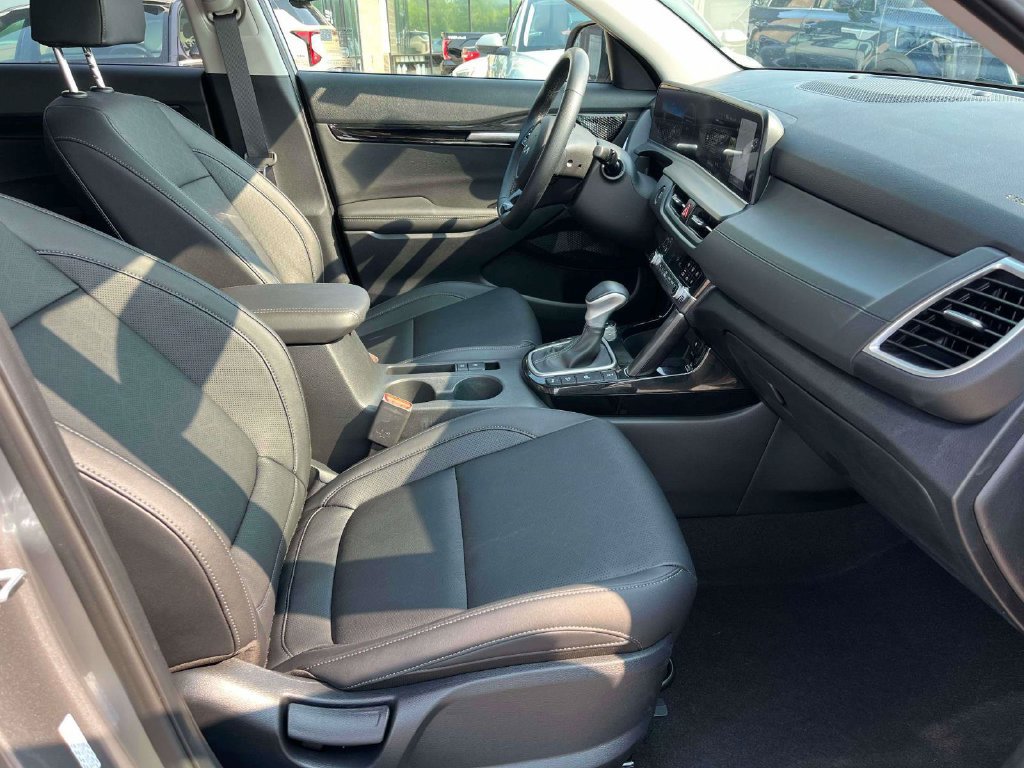 Used 2025 Kia Seltos SX AWD/4WD image 12
