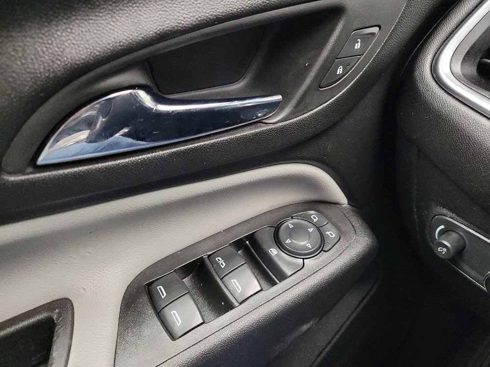 Used 2022 Chevrolet Equinox LS w/ LPO, Floor Liner Package image 27