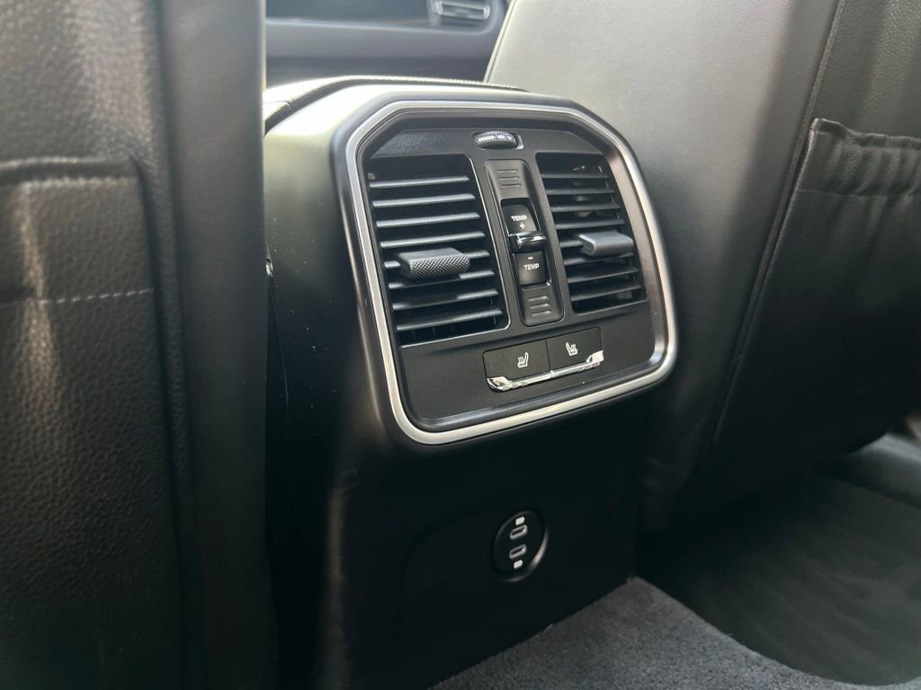 Used 2022 Porsche Macan image 19