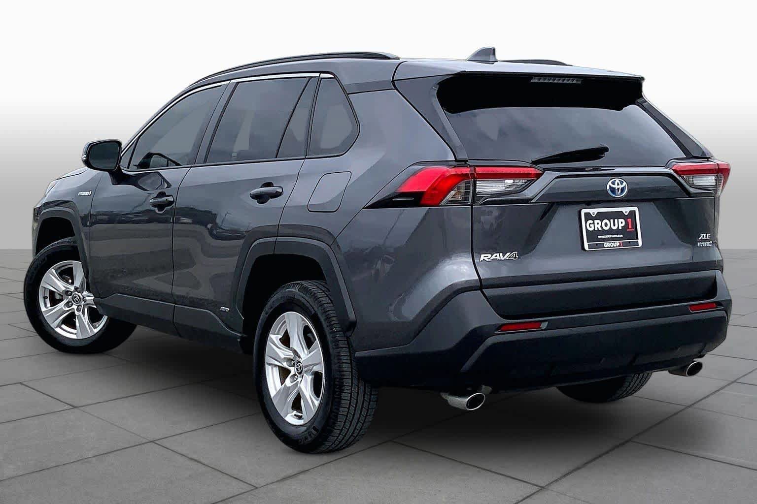 Used 2021 Toyota RAV4 XLE w/ Convenience Package AWD/4WD image 12