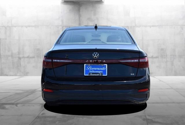 Certified 2025 Volkswagen Jetta SE w/ Black Wheel Package FWD image 6