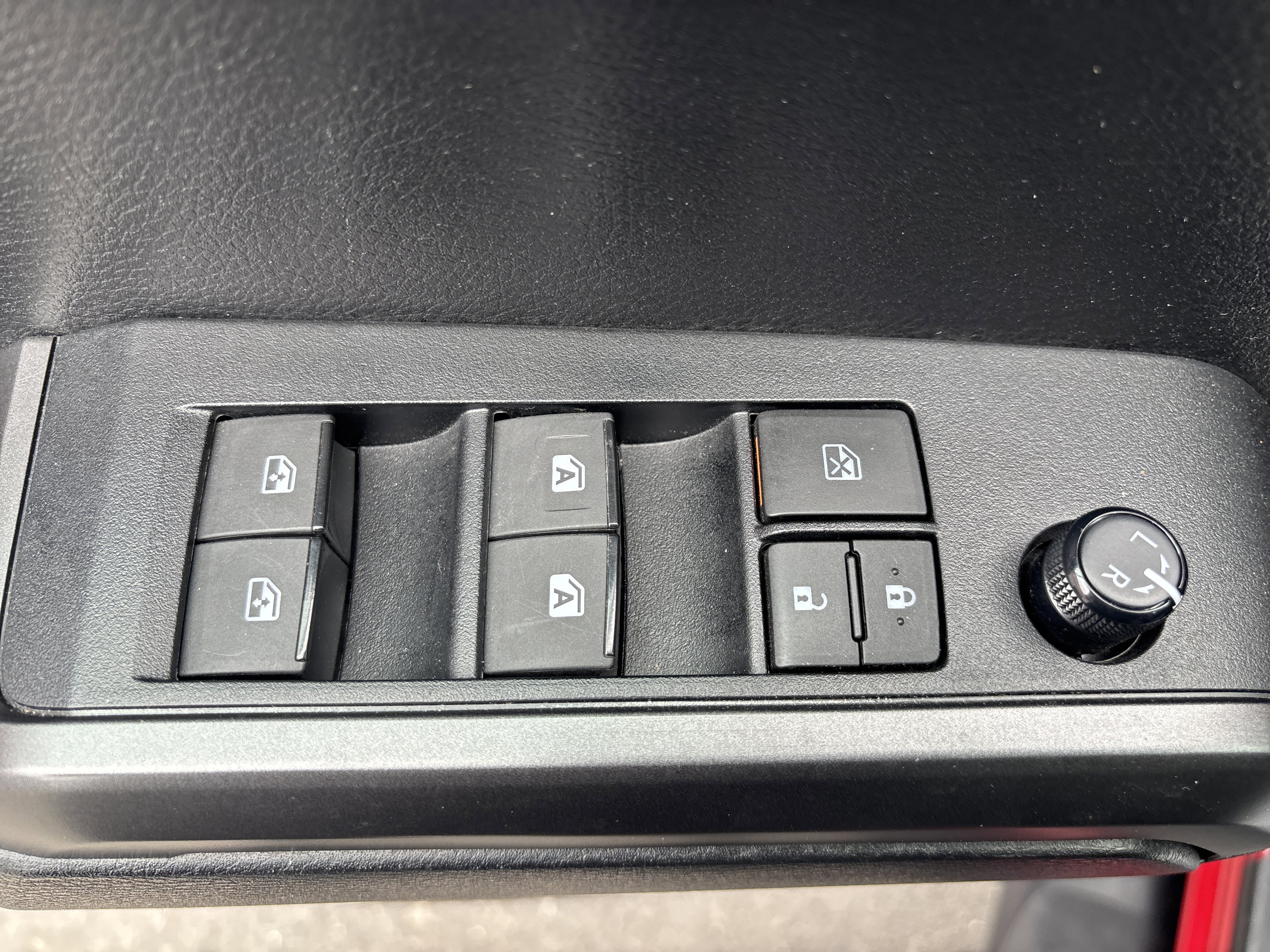 Used 2021 Toyota Tacoma TRD Sport w/ Technology Package image 16