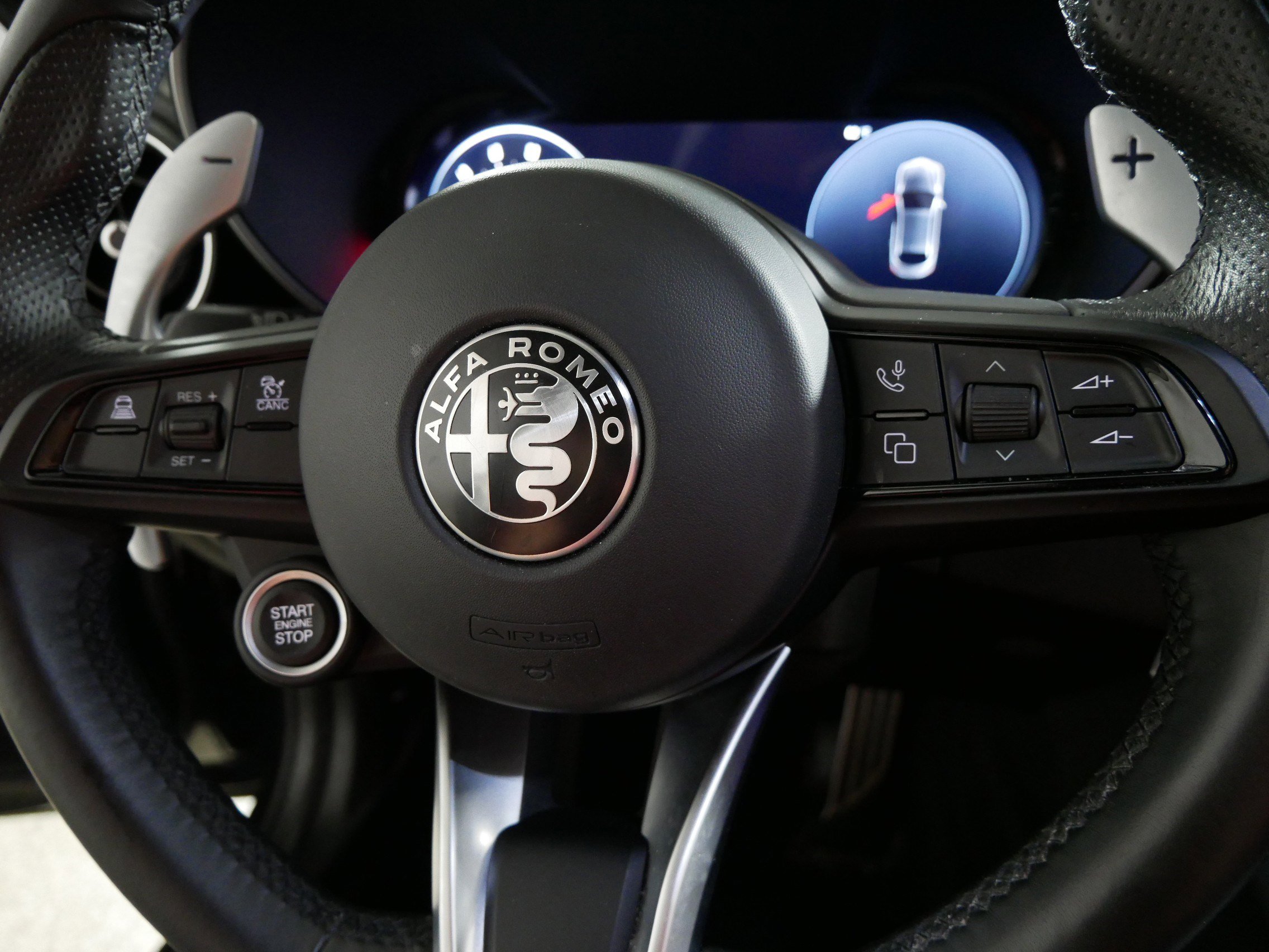 Used 2024 Alfa Romeo Giulia Veloce image 25