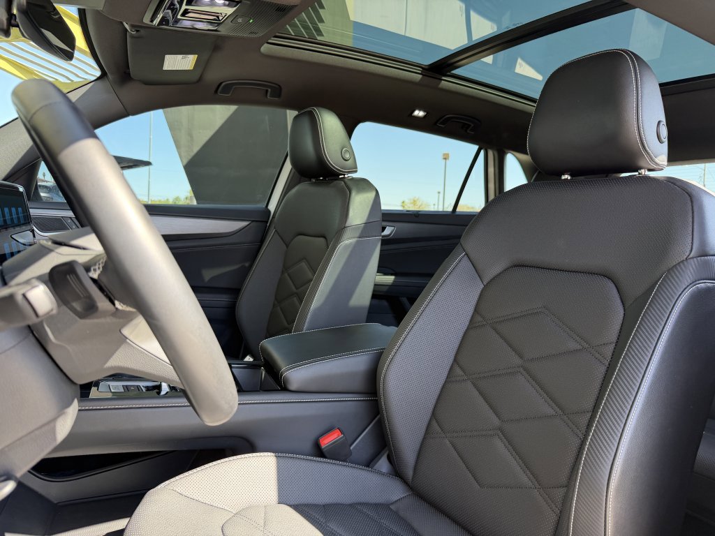 Used 2024 Volkswagen Atlas Cross Sport SE w/ Panoramic Sunroof Package FWD image 31