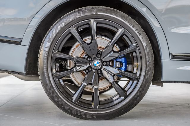 Used 2023 BMW X7 xDrive40i w/ M Sport Package image 17