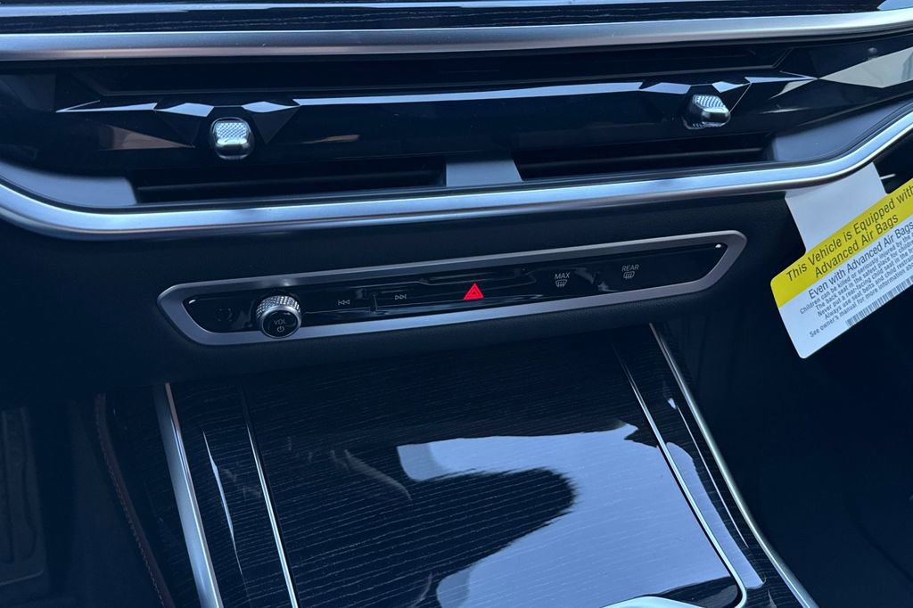 New 2026 BMW X7 M60i w/ Executive Package image 24