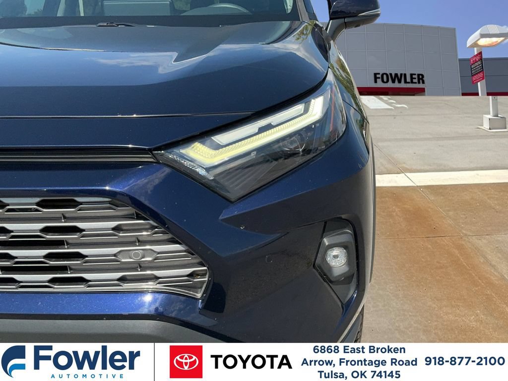Used 2023 Toyota RAV4 Limited AWD/4WD image 30