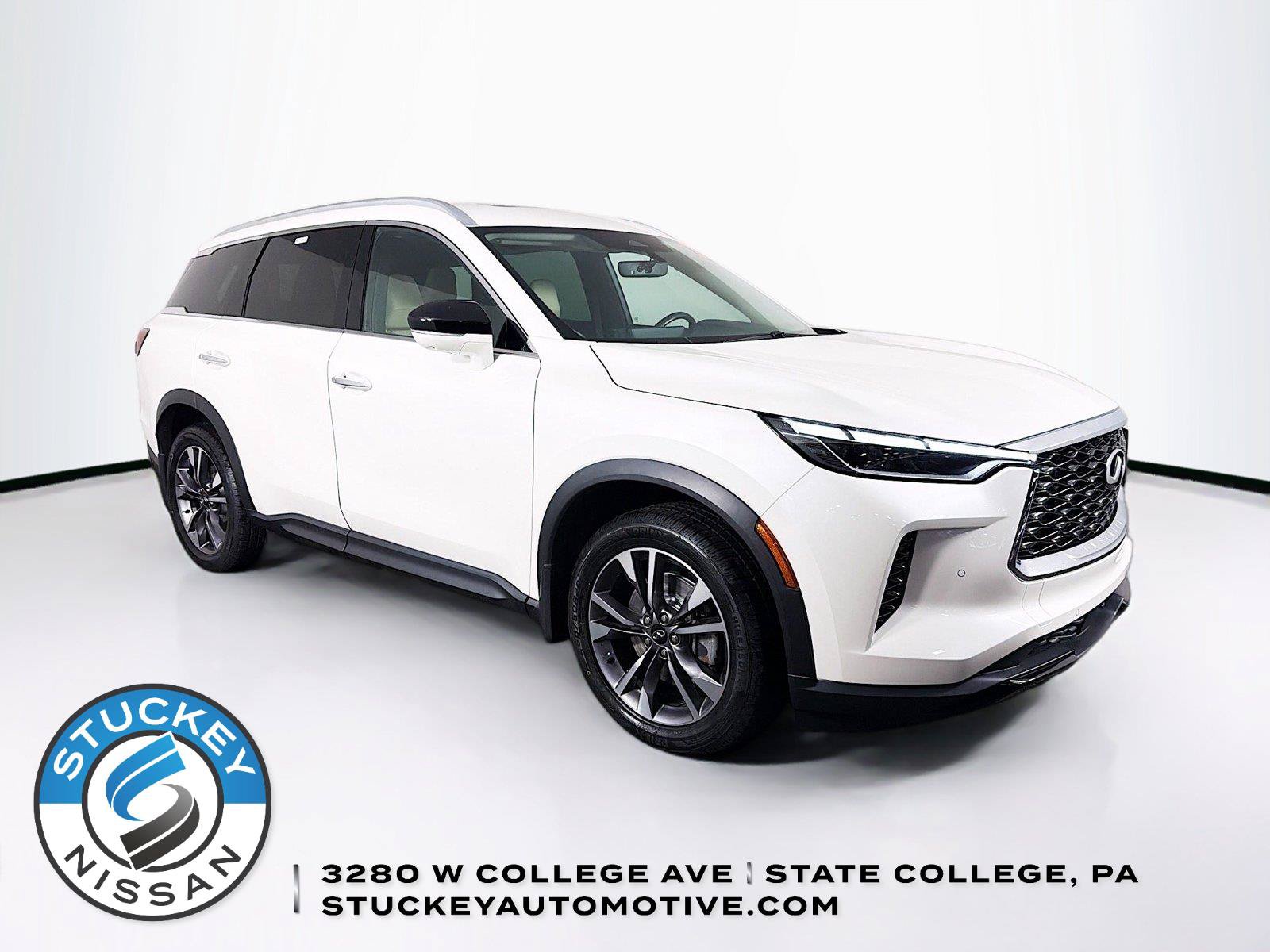 Used 2023 INFINITI QX60 Luxe w/ Cargo Package AWD/4WD image 1