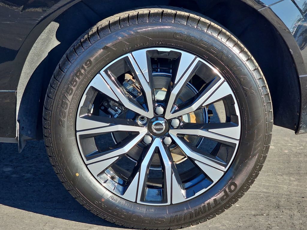 Used 2023 Volvo XC60 B5 Plus w/ Protection Package Premier image 38