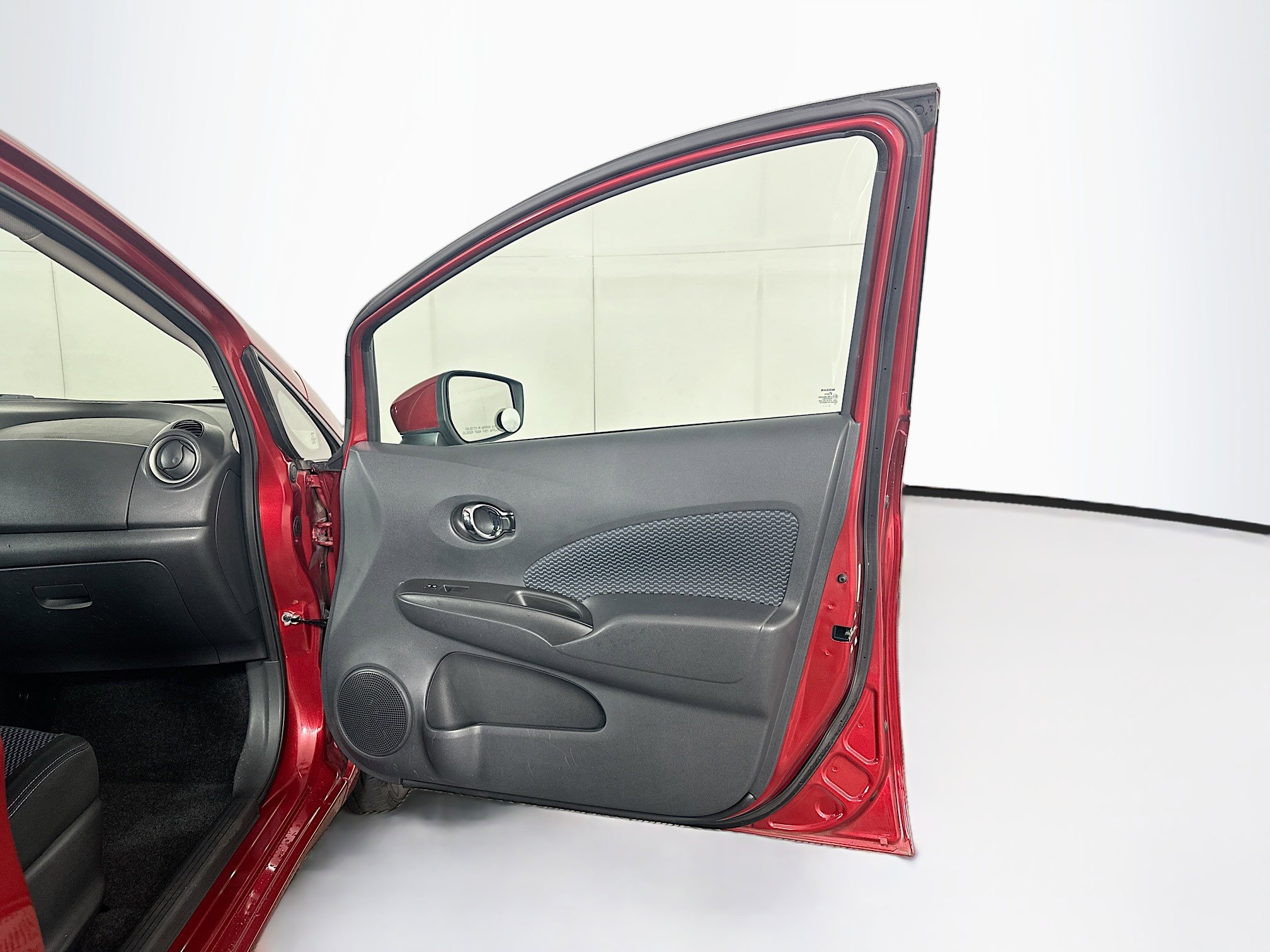 Used 2018 Nissan Versa Note SV FWD image 30