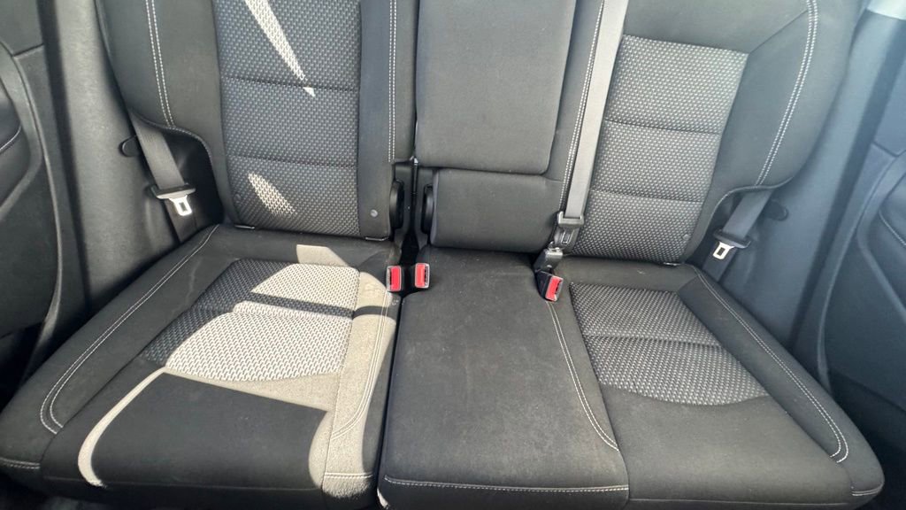 Used 2022 GMC Terrain SLE w/ Driver Convenience Package image 25