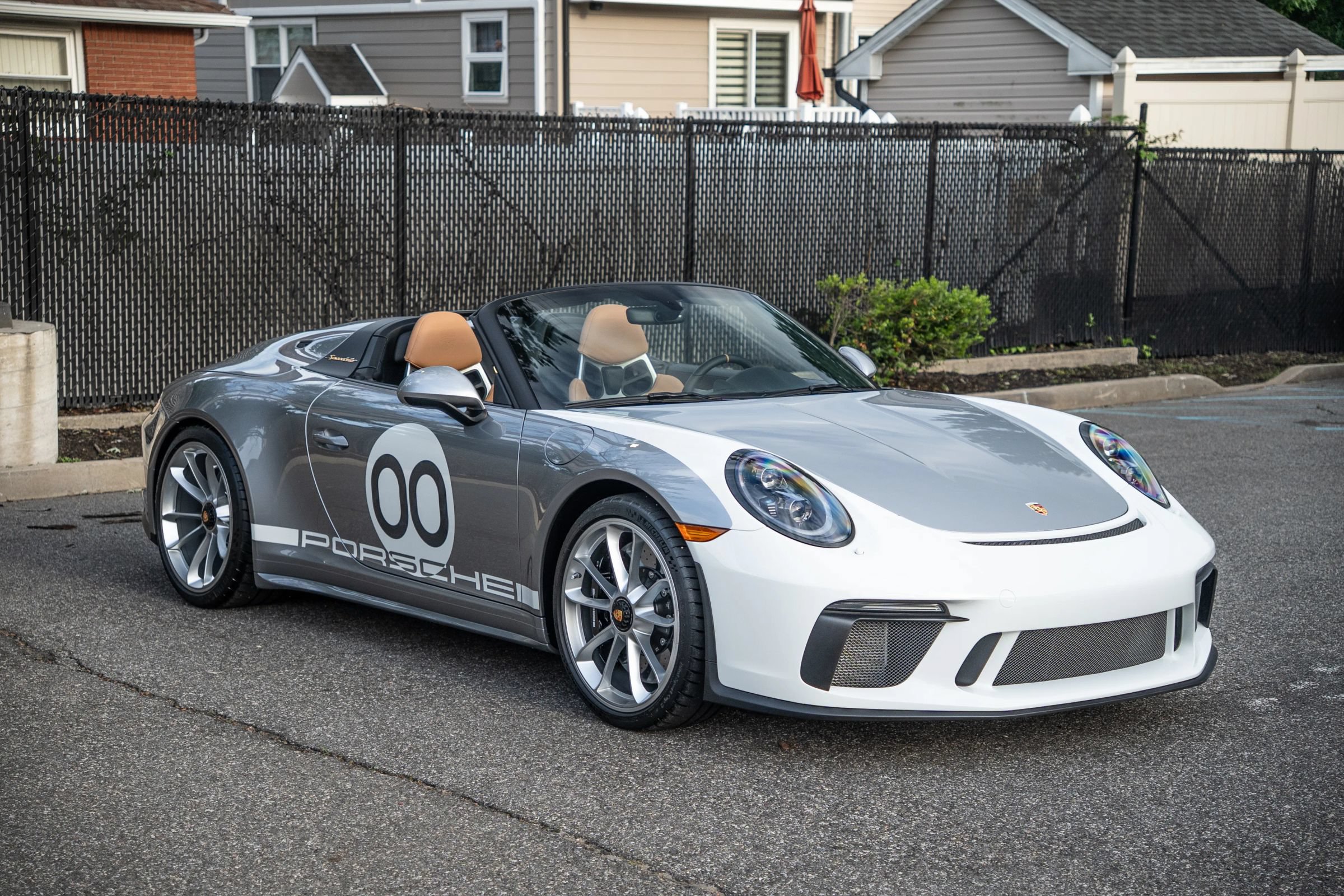 Used 2019 Porsche 911 Speedster RWD image 15