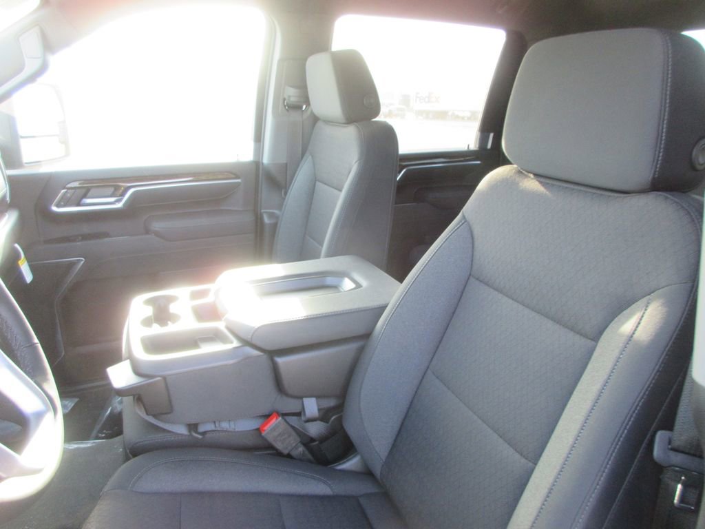 New 2026 GMC Sierra 2500 SLE w/ SLE Value Package; AWD/4WD image 15