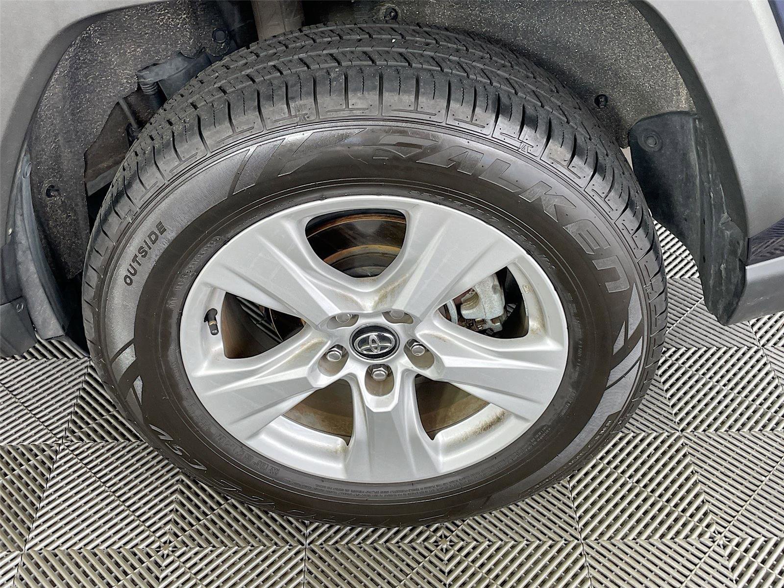 Used 2020 Toyota RAV4 XLE w/ All Weather Liner Package image 32